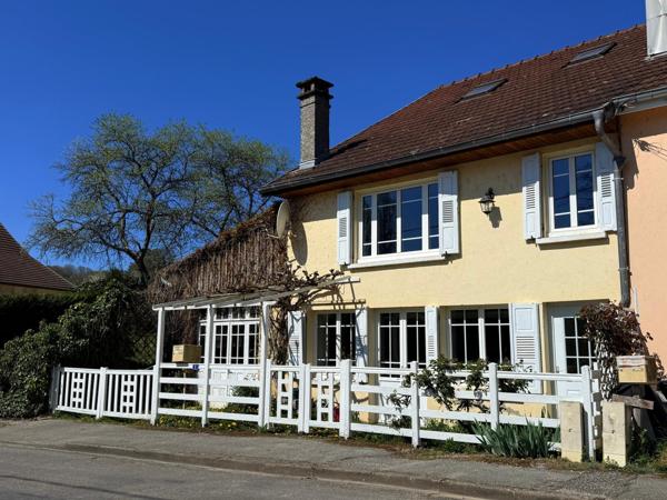 Maison ancienne, 2 chambres, garage, terrain de 20 ares