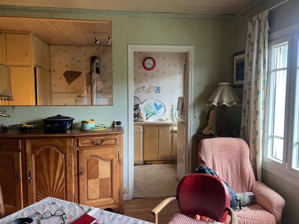 Maison ancienne, 2 chambres, garage, terrain de 20 ares