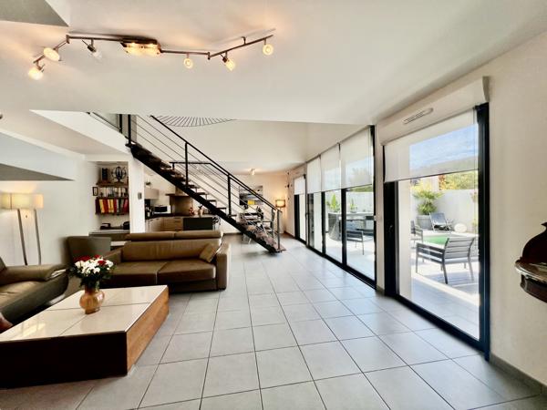Villa contemporaine - Piscine - Quartier résidentiel très prisé