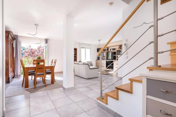 Maison 6 pièces – 5 chambres – Jardin