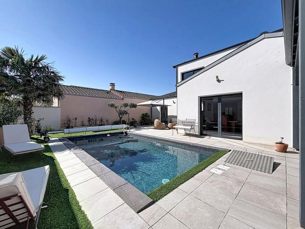 Villa d'exception avec piscine - 191 m2 - 7 pièces