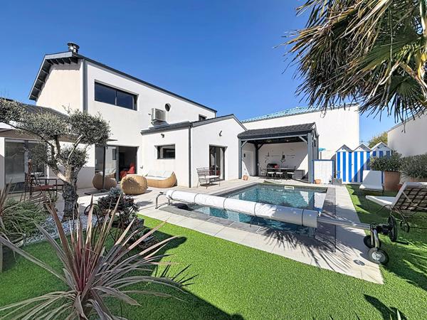 Villa d'exception avec piscine - 191 m2 - 7 pièces