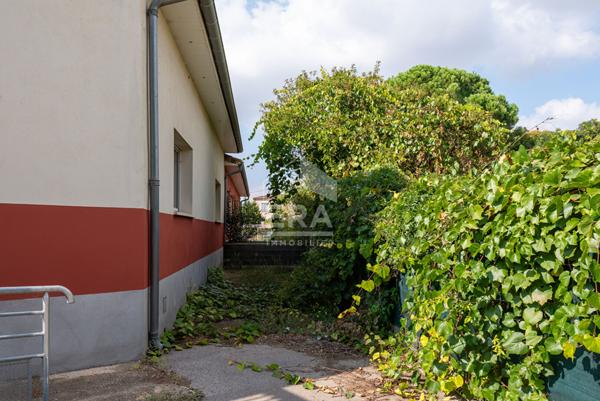 Local commercial Cuxac D Aude 5 pièce(s) 166.56 m2