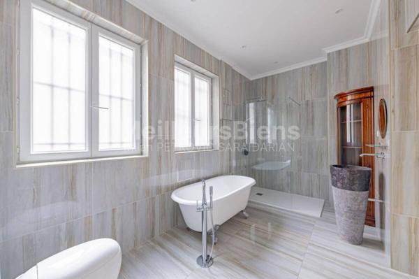 Paris 16ème - À VENDRE - Magnifique 7 pièces de 207,49 m²