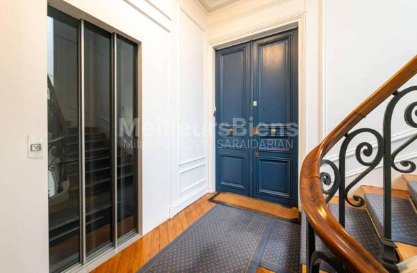 Paris 16ème - À VENDRE - Magnifique 7 pièces de 207,49 m²