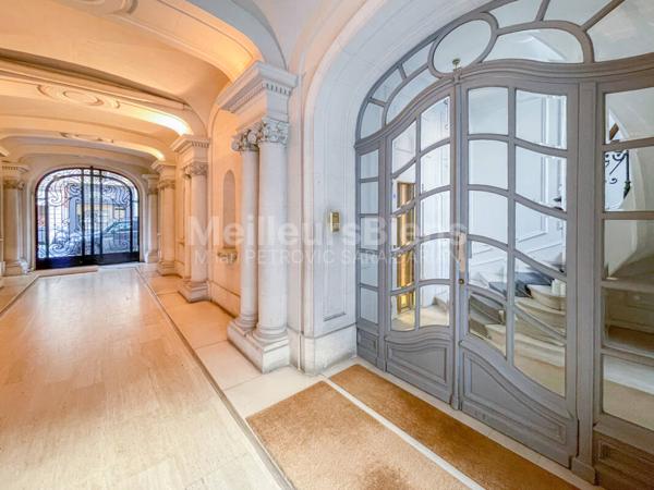 Paris 16ème - À VENDRE - Magnifique 7 pièces de 207,49 m²