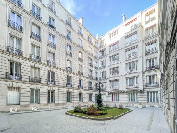 Paris 16ème - À VENDRE - Magnifique 7 pièces de 207,49 m²