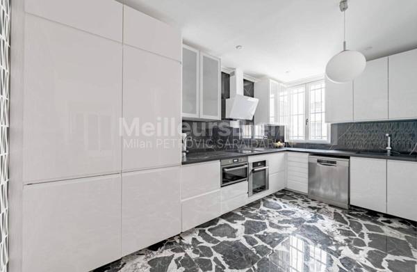 Paris 16ème - À VENDRE - Magnifique 7 pièces de 207,49 m²
