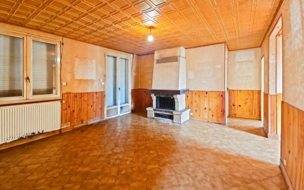 Maison à vendre    7 pièces •  Estrées-Saint-Denis