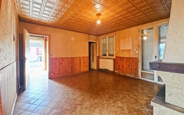 Maison à vendre    7 pièces •  Estrées-Saint-Denis