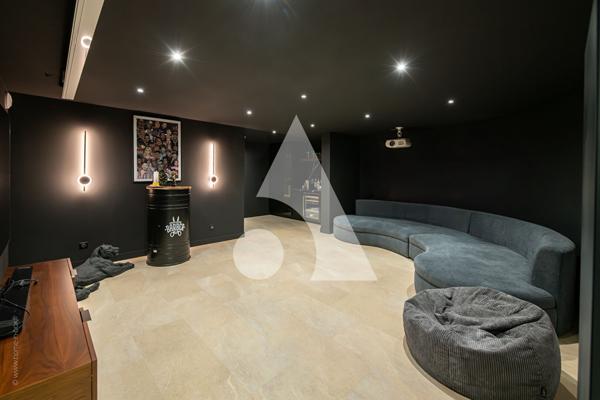 Maison 7 pièces 216 m2
