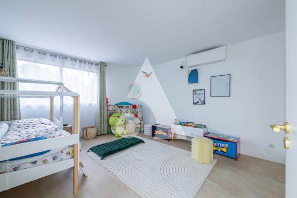 Maison 7 pièces 216 m2