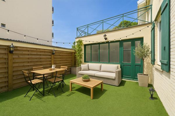 Maison de ville avec terrasse et rooftop - Hypercentre du Vésinet 