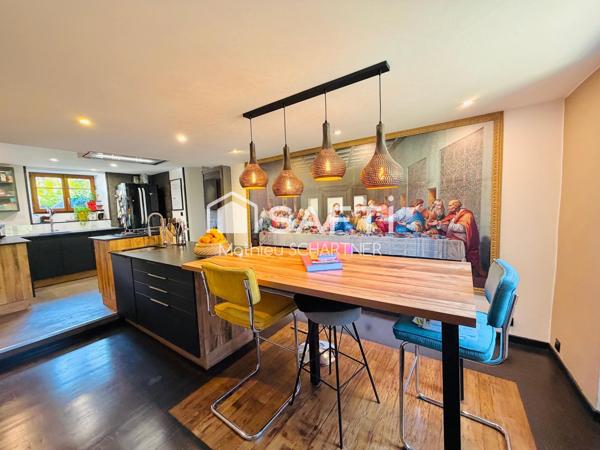 Maison - 7 pièces - 200m²