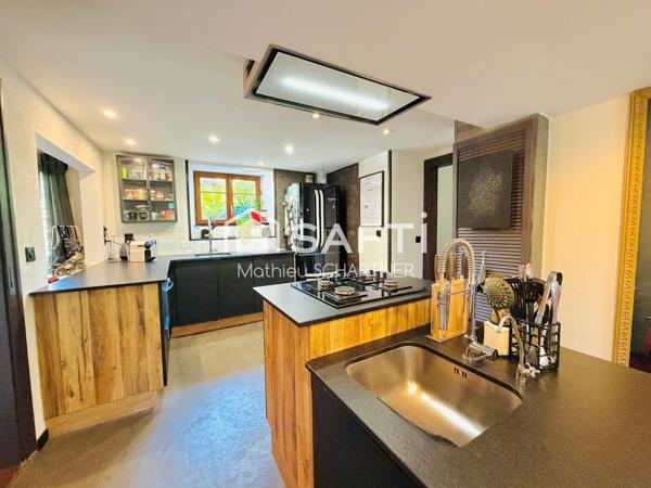 Maison - 7 pièces - 200m²