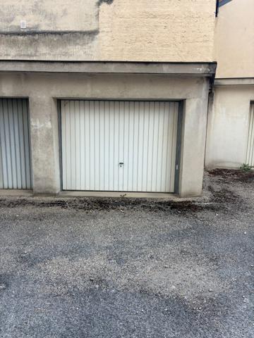 A vendre garage fermé centre ville de Bourg en Bresse