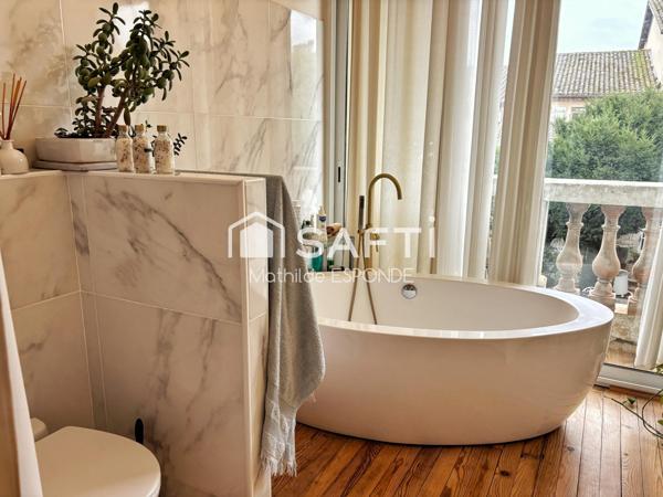 Maison 342 m² centre ville 10 pièces, dépendances