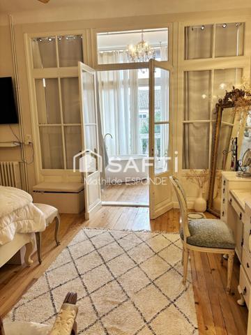 Maison 342 m² centre ville 10 pièces, dépendances