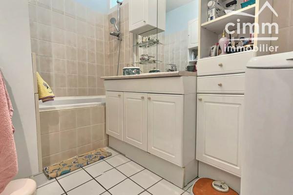 Appartement traversant de 84 m² avec deux balcons dans un environnement privilégié
