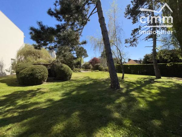 Appartement traversant de 84 m² avec deux balcons dans un environnement privilégié