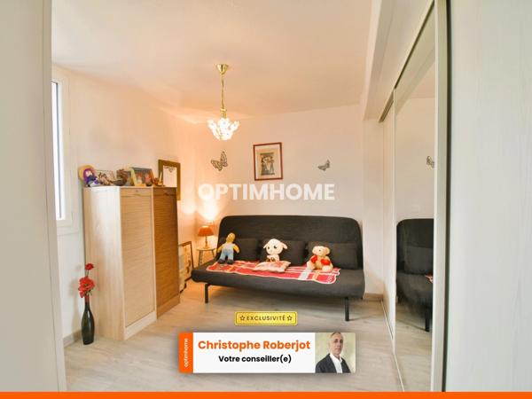 Maison atypique de 104 m2 rénovée (classifiée en C énergétiquement) en lisière de forêt