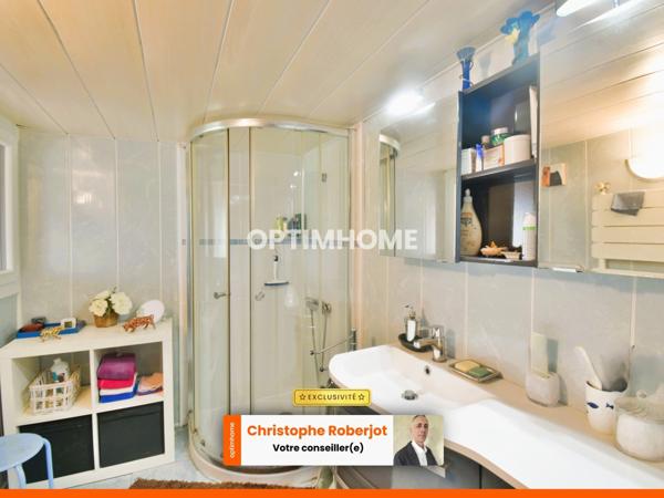 Maison atypique de 104 m2 rénovée (classifiée en C énergétiquement) en lisière de forêt