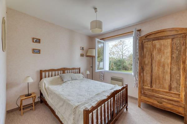 SAINTE MARIE MAISON 3 chambres - Garages - Beau terrain 791 m²