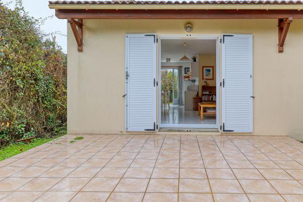 SAINTE MARIE MAISON 3 chambres - Garages - Beau terrain 791 m²