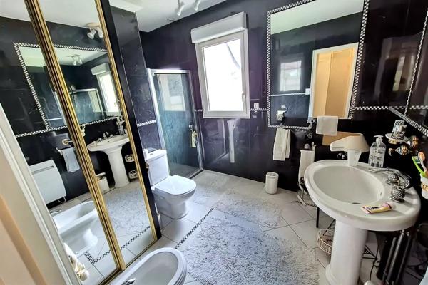 Maison 5 pièces - 184 m²