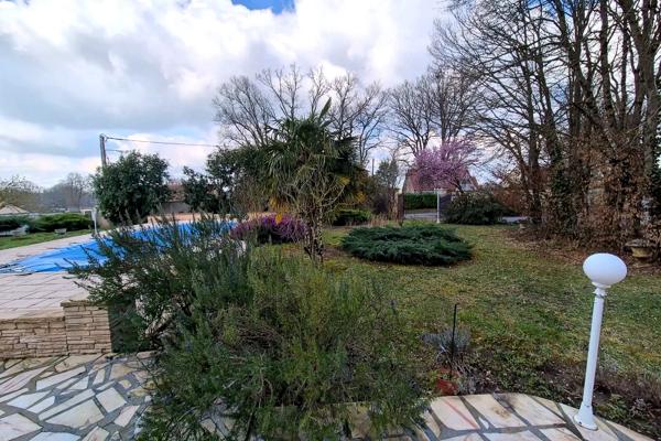 Maison
         5 pièces
        - 184 m² 334 000 € *