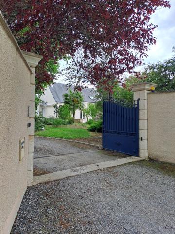 Maison
         5 pièces
        - 184 m² 334 000 € *