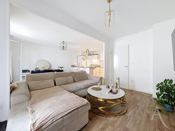 Appartement Mantes La Ville 4 pièce(s) 74 m2 2 chambres balcon gare