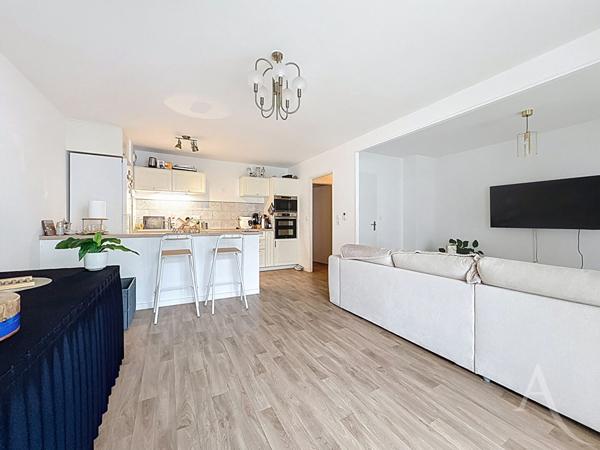 Appartement Mantes La Ville 4 pièce(s) 74 m2 2 chambres balcon gare