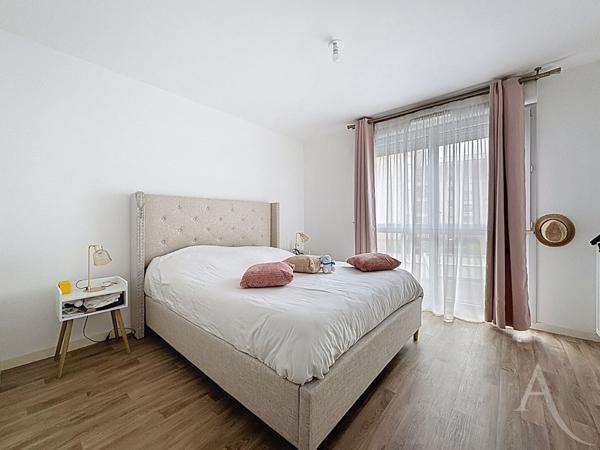 Appartement Mantes La Ville 4 pièce(s) 74 m2 2 chambres balcon gare