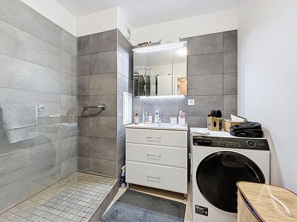 Appartement Mantes La Ville 4 pièce(s) 74 m2 2 chambres balcon gare