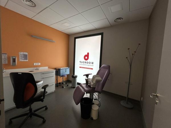 BUREAUX à VENDRE de 258 m²