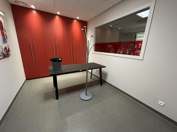BUREAUX à VENDRE de 258 m²
