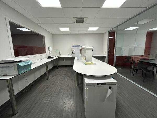BUREAUX à VENDRE de 258 m²
