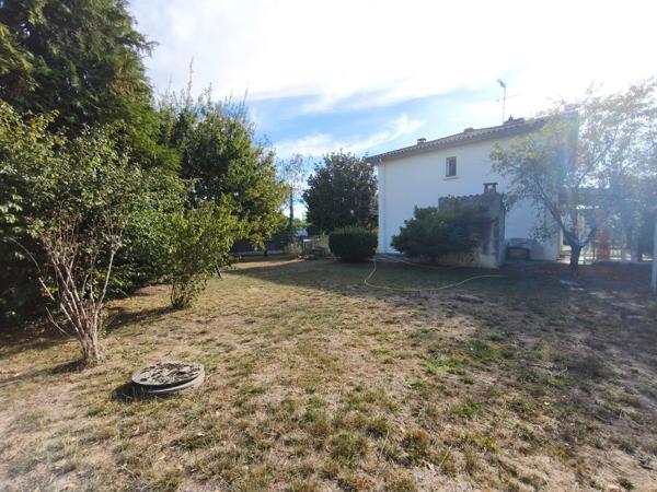 Maison belle superficie + double garage + jardin