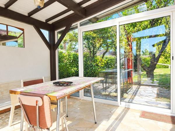 Maison belle superficie + double garage + jardin