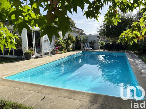 Maison à vendre 6 pièces 140 m² Pompignac