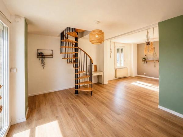 Vente                                                      Maison
                        
                     4 pièces                      82 m2                     à Brive-la-Gaillarde