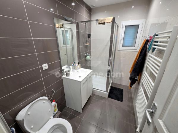 Maison Contemporaine - 145m2 - 5 chambres - 500 m2 de terrain - 549 000 € FAI