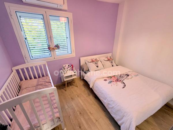 Maison Contemporaine - 145m2 - 5 chambres - 500 m2 de terrain - 549 000 € FAI