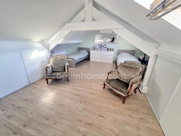 Maison Contemporaine - 145m2 - 5 chambres - 500 m2 de terrain - 549 000 € FAI