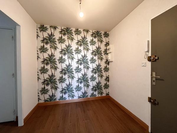 Appartement
                                                                                                                                                                                                                                                                                                                        2 pièce(s)                                                                                                                                                                                                          1 chambre(s)                                                                                                                                                                                                          51  m²