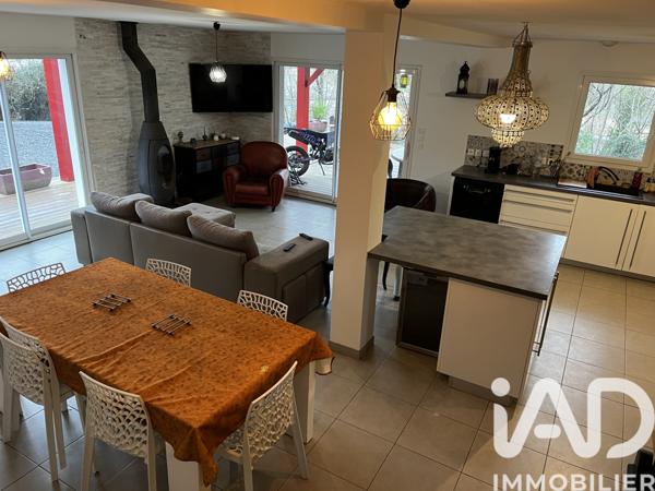 Maison à vendre 5 pièces 135 m² Saint-Pée-sur-Nivelle