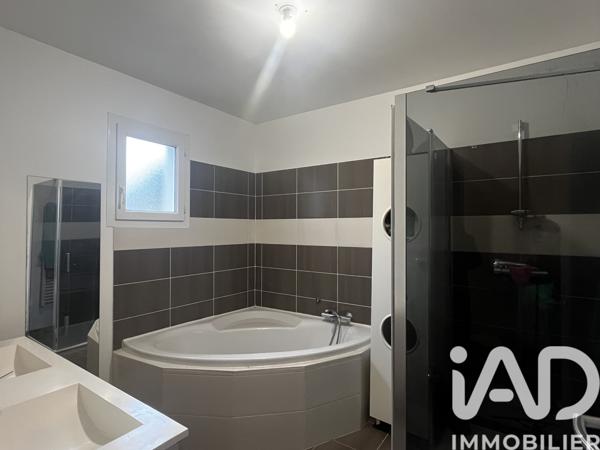 Maison à vendre 5 pièces 135 m² Saint-Pée-sur-Nivelle