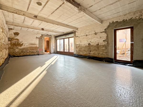 Trévoux (01600) Plateau Duplex avec Jardin à Aménager - Hyper Centre Village