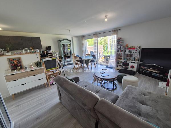 Maison de plain pied à vendre à Elven, 3 chambres - environ 600m² de terrain